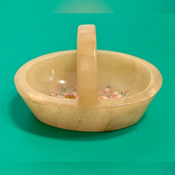 Vintage Genuine Italian Alabaster Hand Carved Basket With Handle - Picture 3 of 8